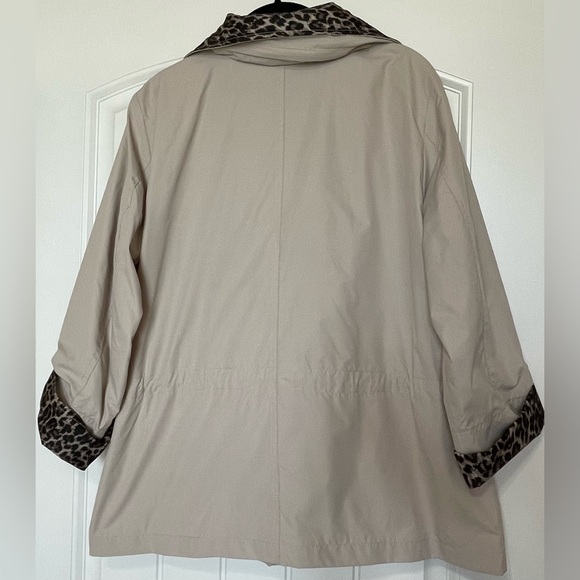 Ladies’ JM Collection Petite Cream/Cheetah Print Windbreaker Rain Jacket (Large) - Picture 2 of 7